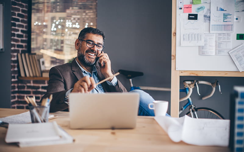 L'homme au bureau
